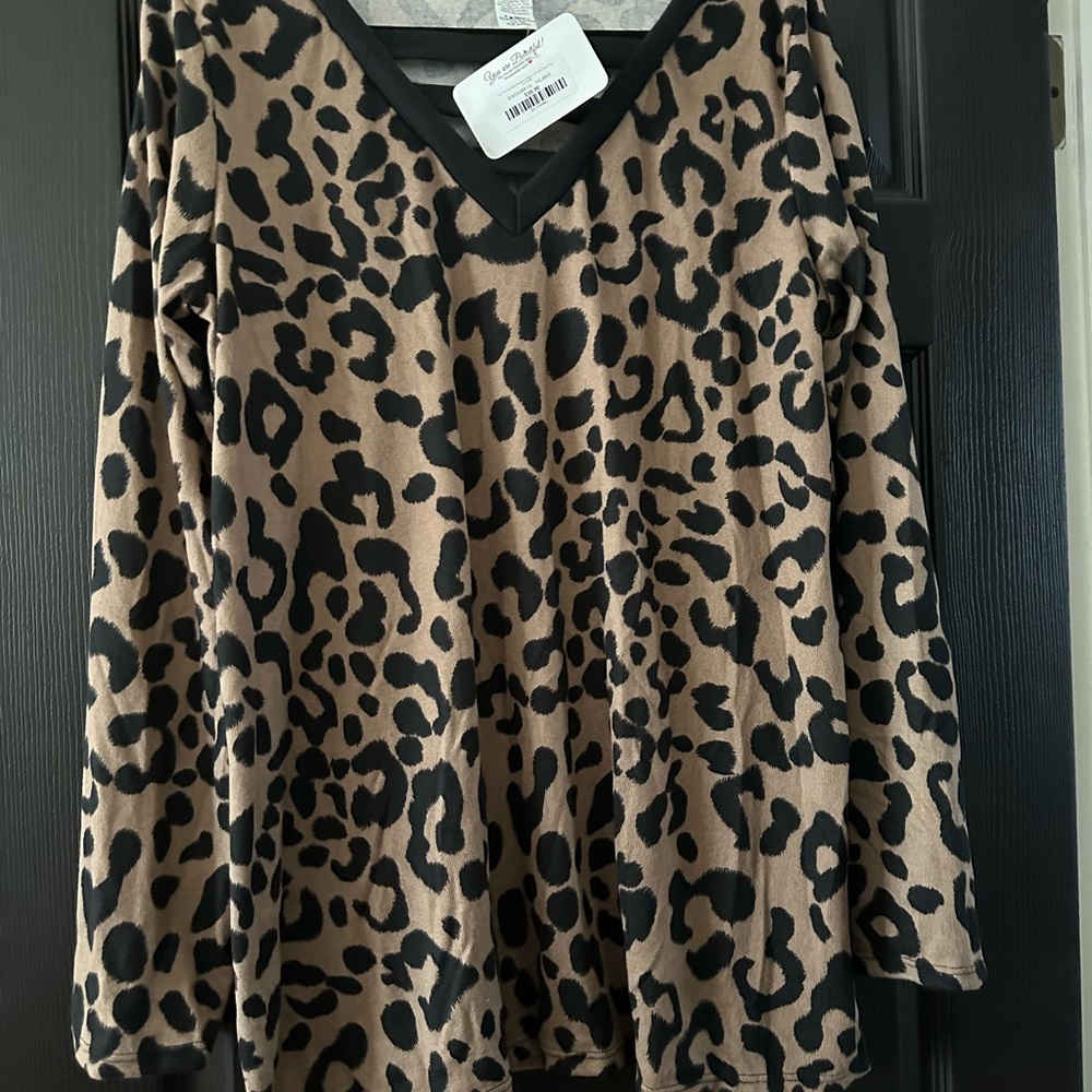 Leopard Print Long Sleeve Top
